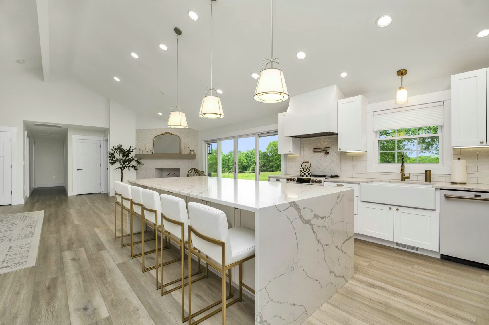 Modern kitchen remodel by Art Remodel Construction