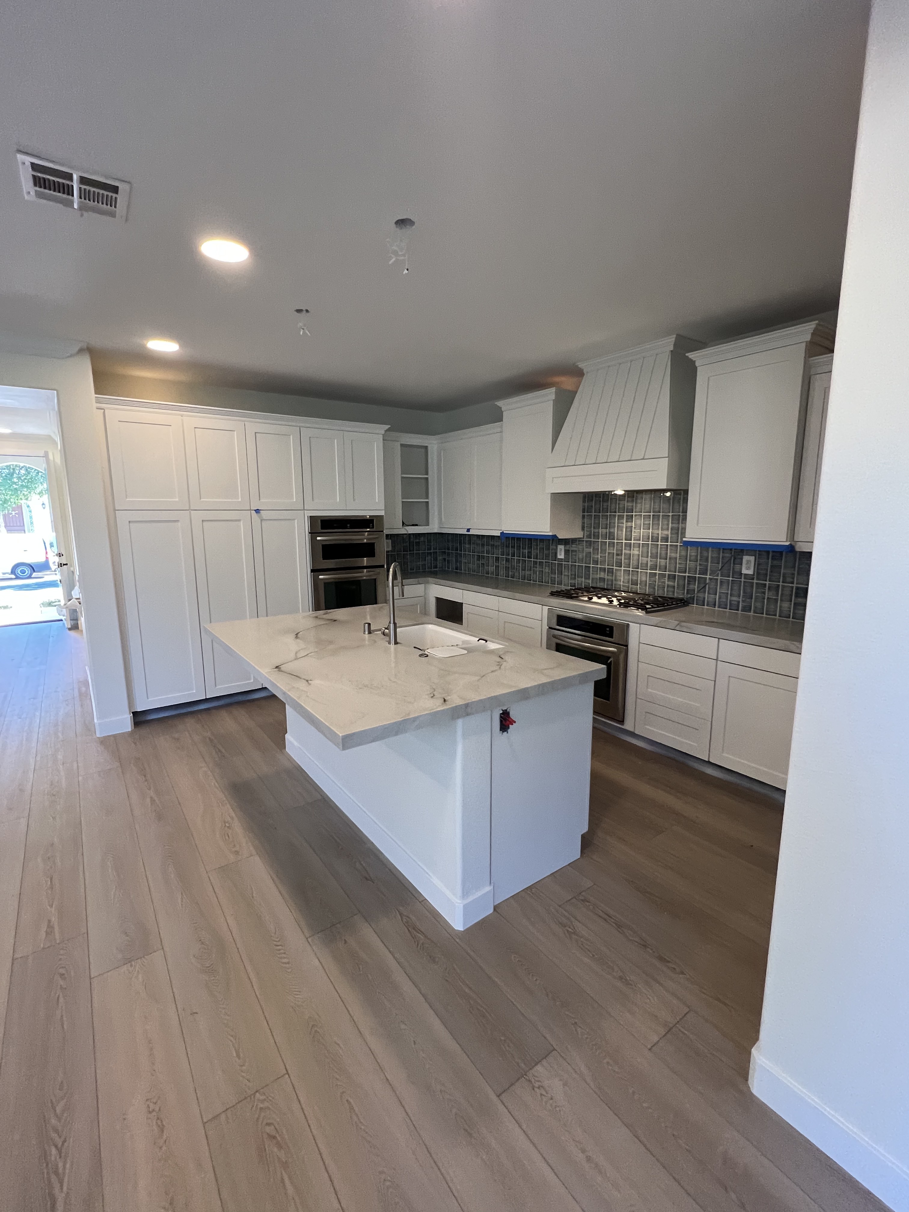 Modern kitchen remodel in Rancho Bernardo
